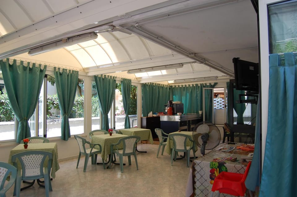 Lounge or bar