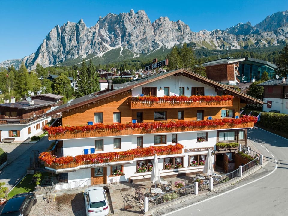 Property building, Spring, Day, Natural landscape, Bird's eye view, Mountain view, Parking