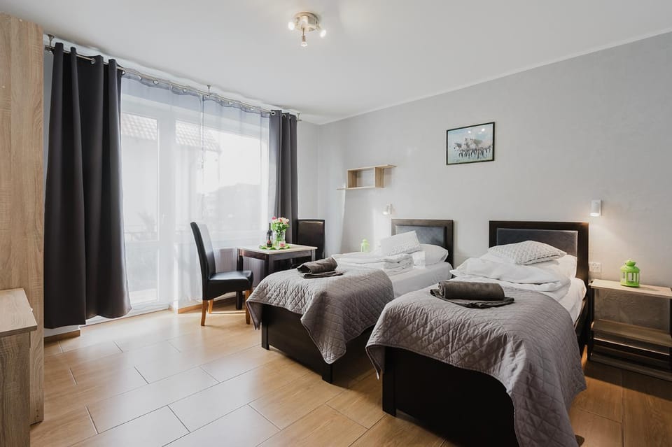 Bed, Photo of the whole room, towels