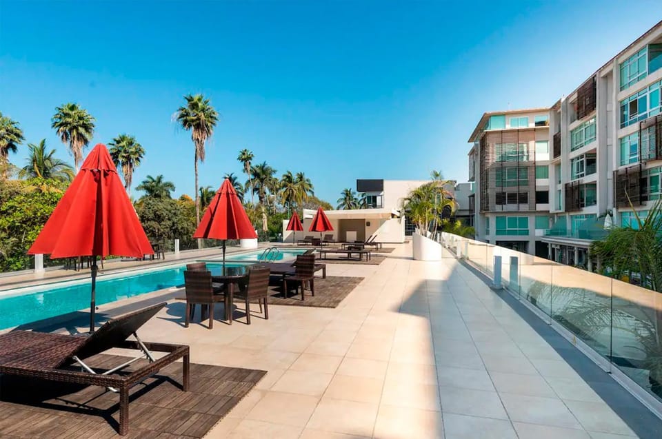 Swimming pool, Swimming pool