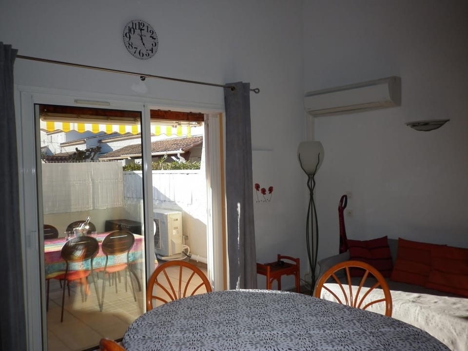 Patio, Living room, Dining area