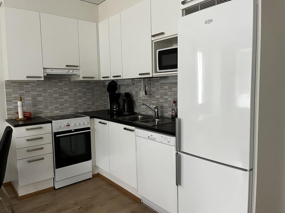 Coffee/tea facilities, Kitchen or kitchenette, Living room