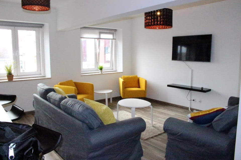 Communal lounge/ TV room