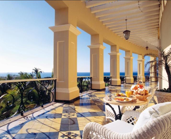 Patio, Natural landscape, Balcony/Terrace, Seating area, Sea view
