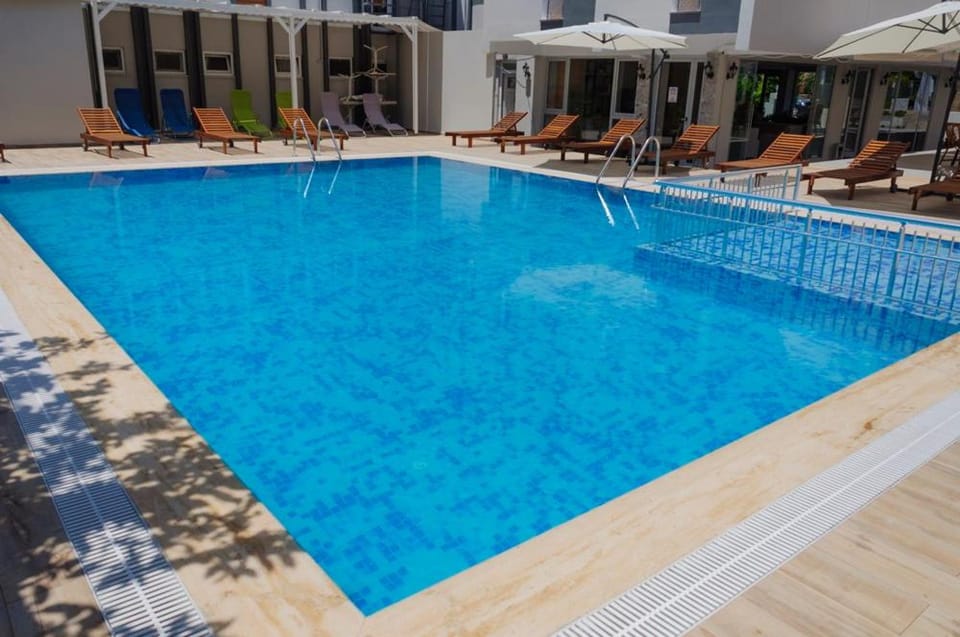 Day, Pool view, Swimming pool, sunbed