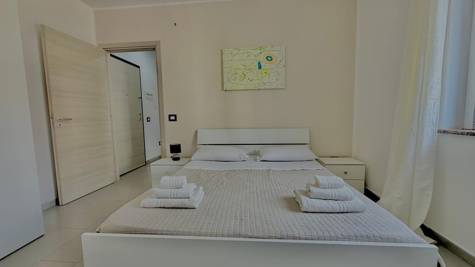 Bed, Photo of the whole room, Bedroom, towels, wardrobe