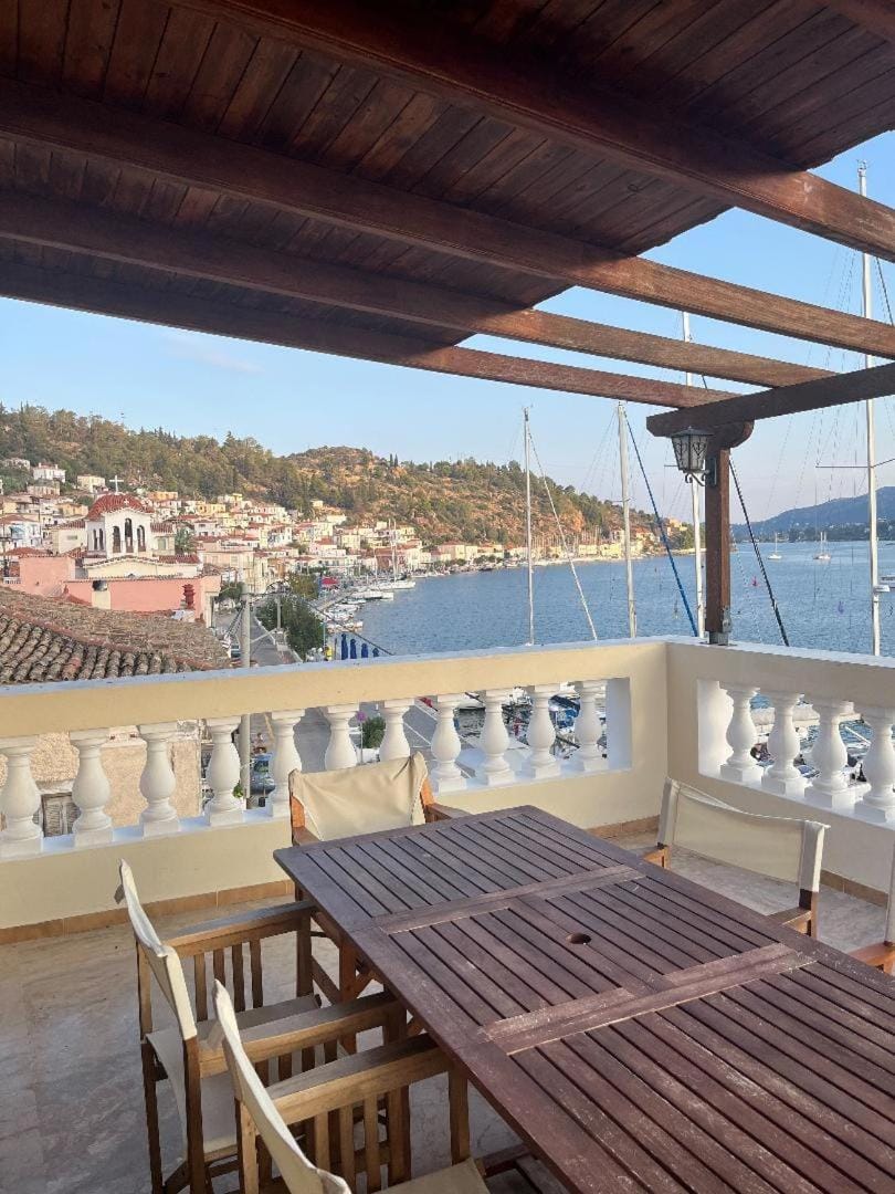 Poros endless view apartment House in Islands