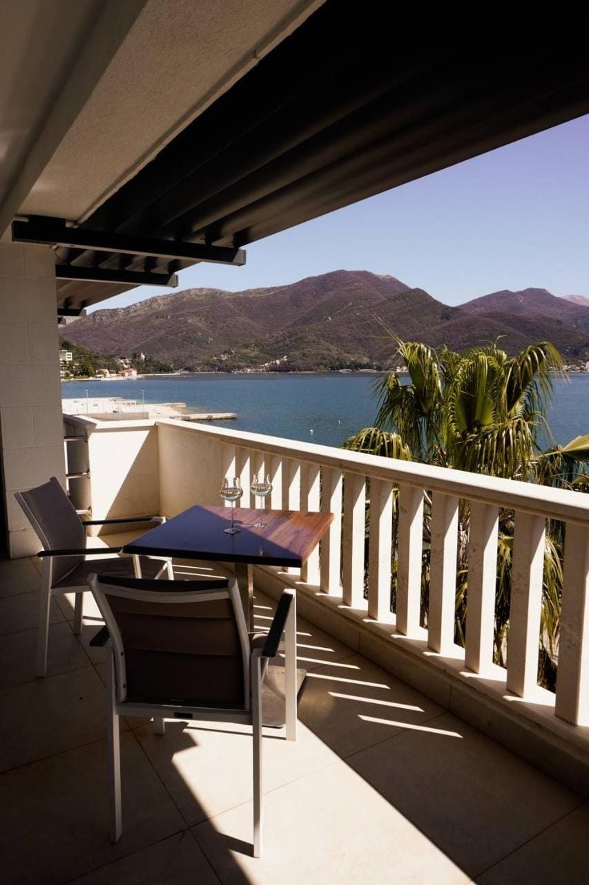 Day, Natural landscape, View (from property/room), Balcony/Terrace, Mountain view, Sea view