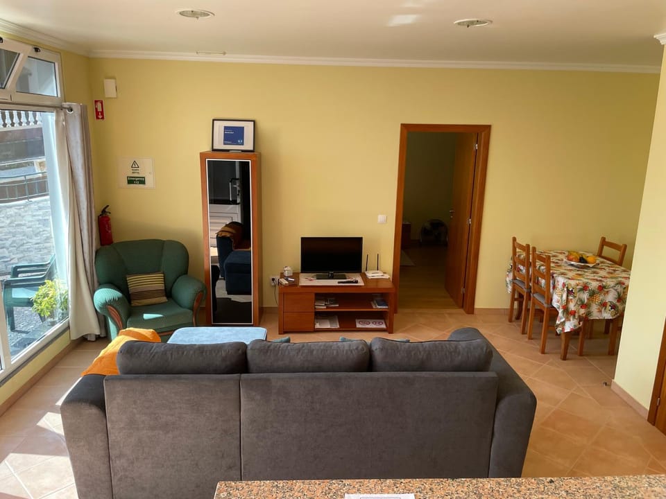 TV and multimedia, Living room, Dining area