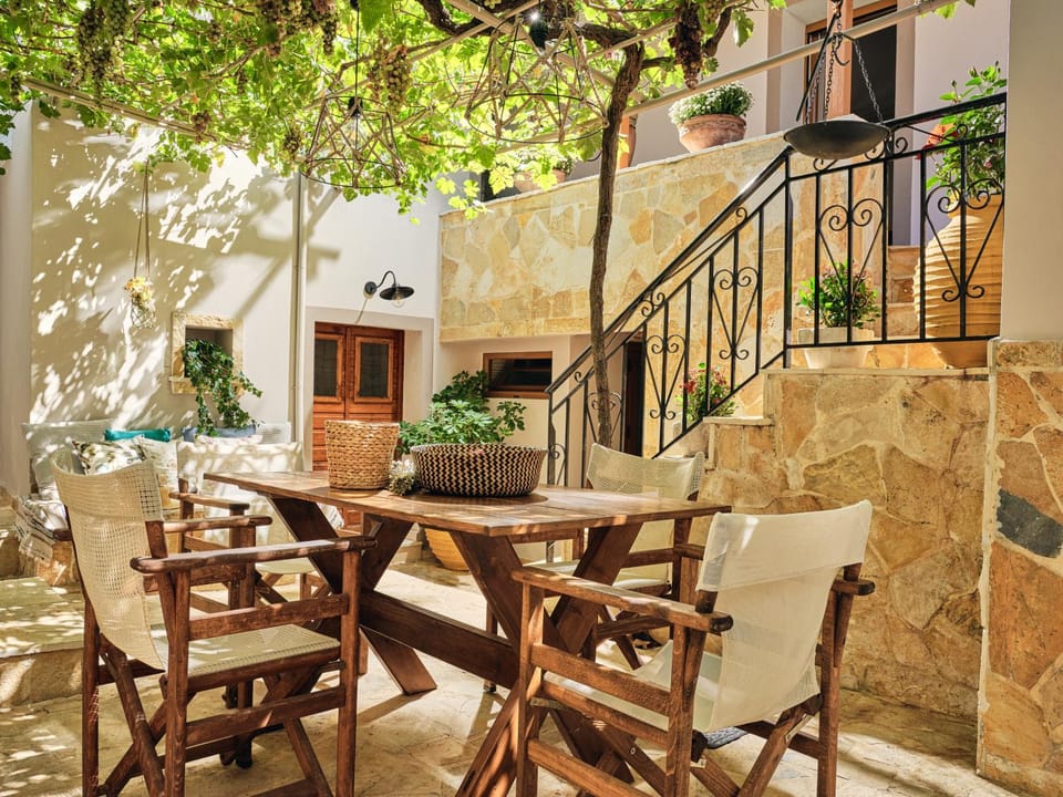 Patio, Day, On site