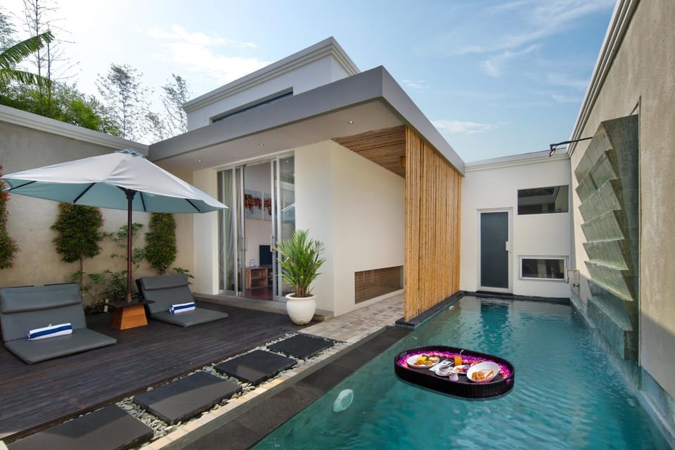 Property building, Garden view, Swimming pool