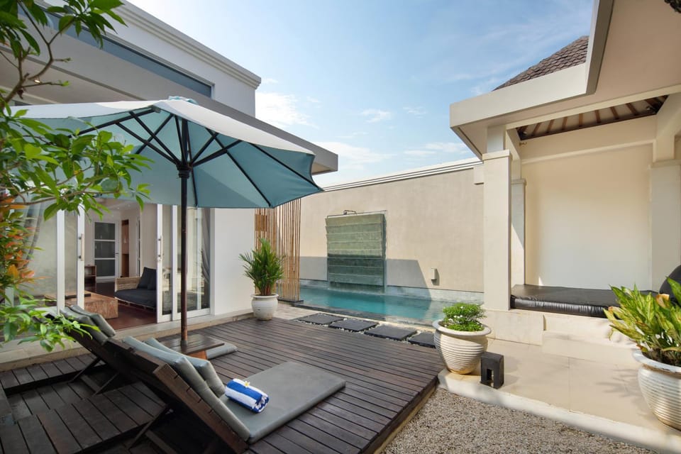 Property building, Pool view, Swimming pool