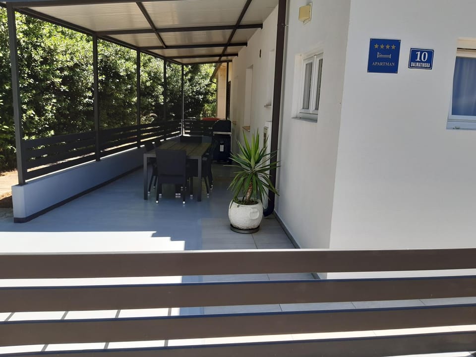 Property building, Balcony/Terrace
