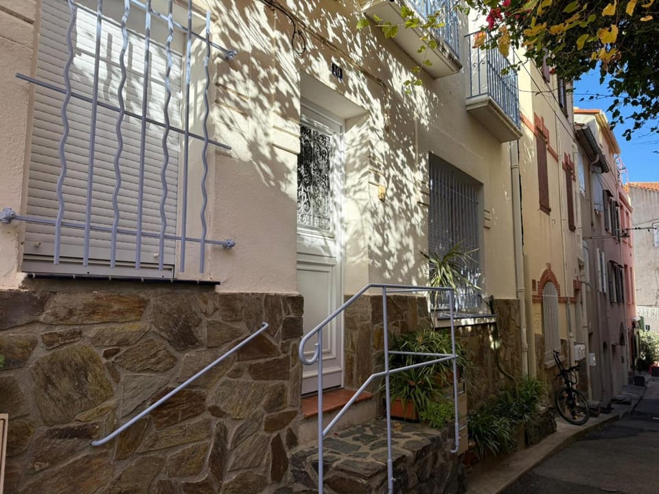 BANYULS-SUR-MER, appartement T3, proche plage et commerces - FR-1-309-33 Apartment in Port-Vendres