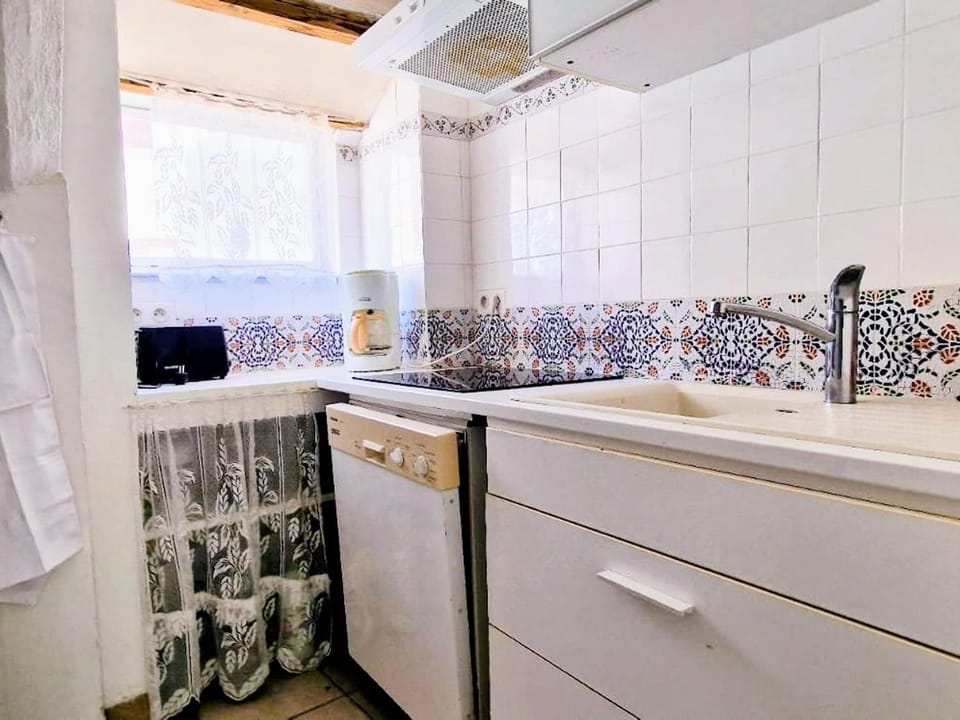 Appartement T3 avec jardin à Banyuls, parking inclus - FR-1-309-35 Apartment in Port-Vendres