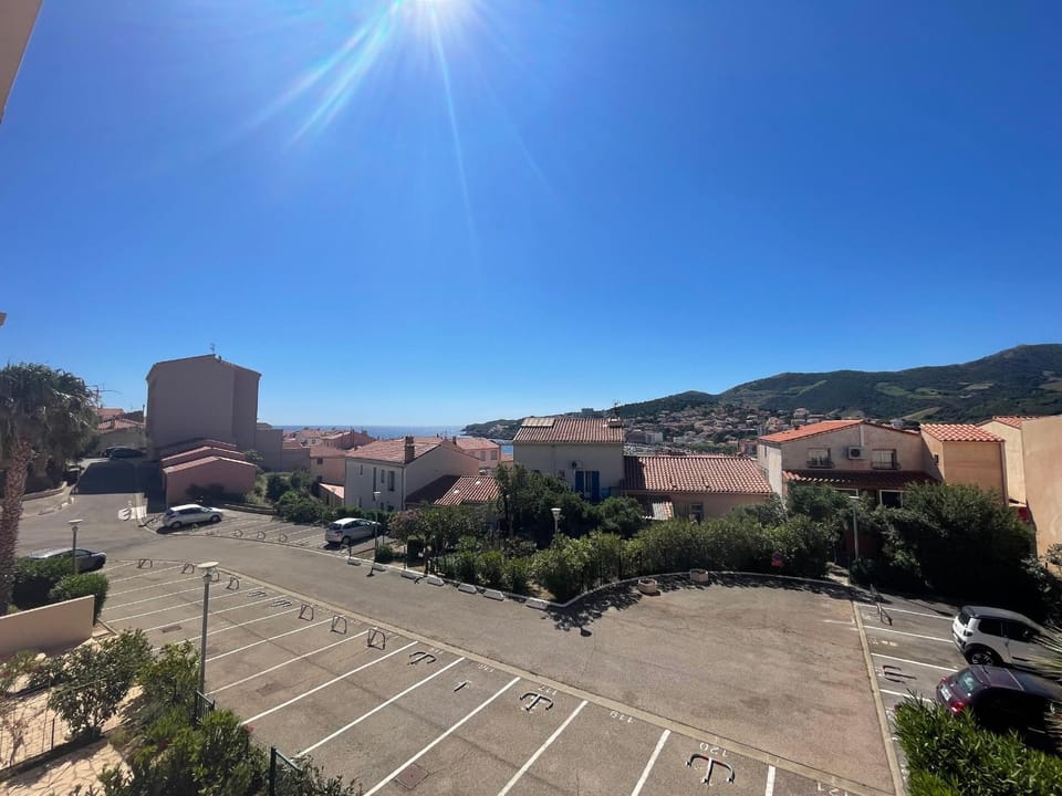 Duplex T3 Terrasse Parking Privé, Banyuls-sur-Mer - FR-1-309-77 Apartment in Port-Vendres
