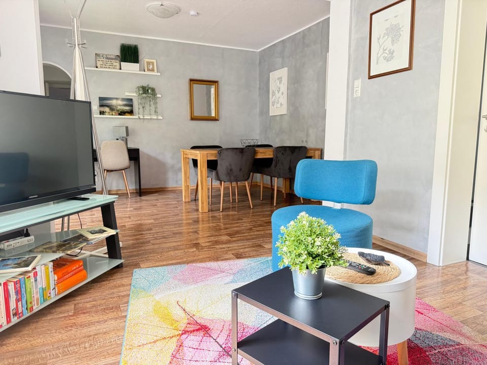 Living room, Dining area