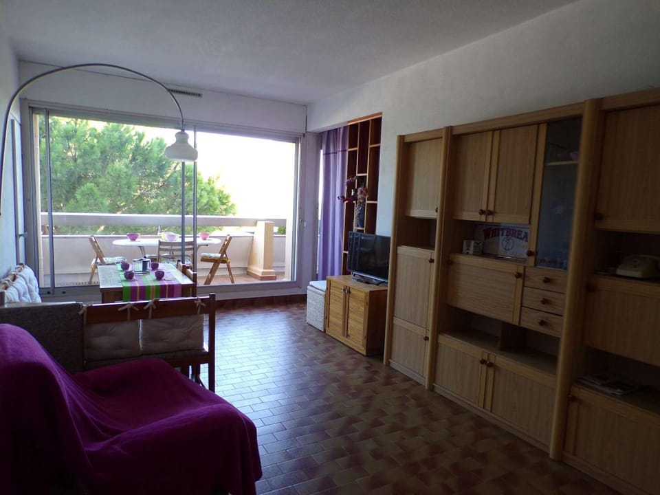 2 Pièces avec Terrasse, Piscine et Box – Centre Ville La Grande Motte - FR-1-328-97 Apartment in La Grande-Motte
