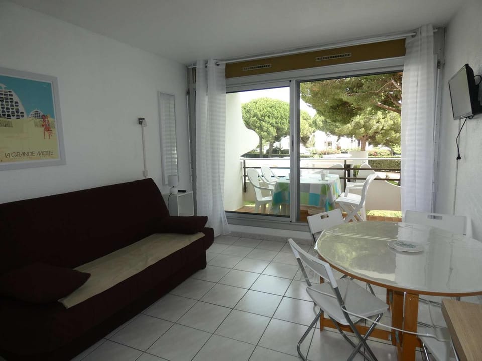 Studio Cabine avec Piscine, Loggia et Parking à 150m de la Plage, La Grande-Motte - FR-1-328-123 Cabin in La Grande-Motte
