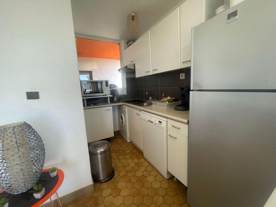 Appartement 2 pièces cabine avec garage, à 300m de la plage, 6 personnes, La Grande Motte - FR-1-328-138 Cabin in La Grande-Motte