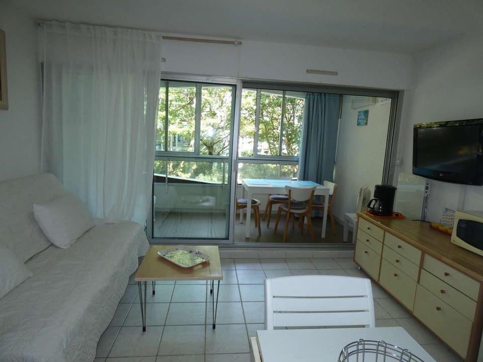 Studio Cabine Moderne avec Piscine, Proche Plage, Calme, Vert, Tout Confort - La Grande Motte - FR-1-328-105 Cabin in La Grande-Motte