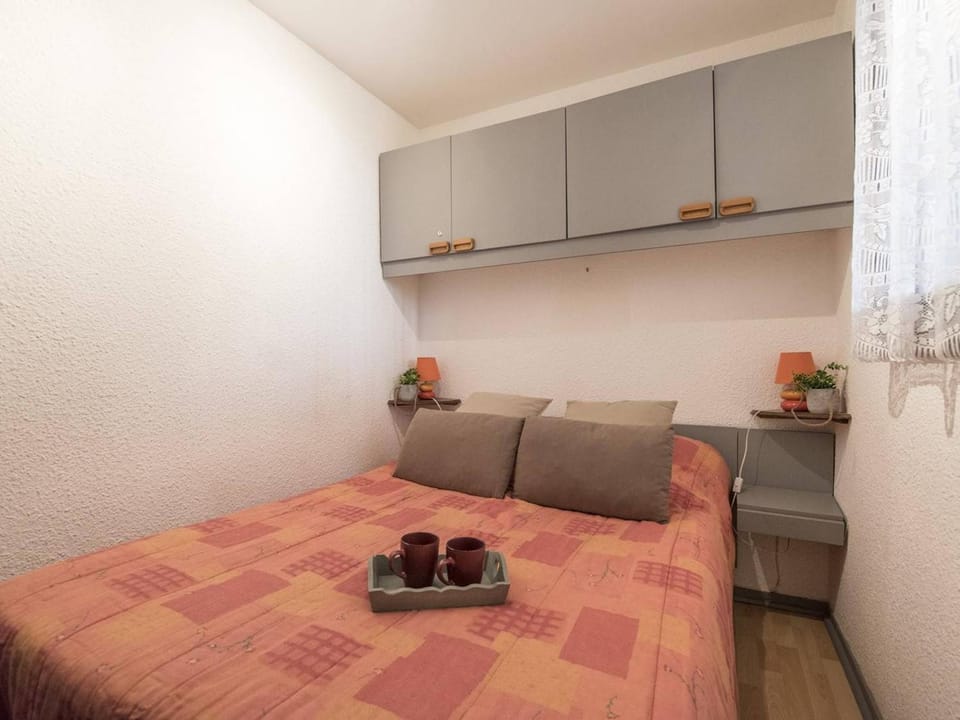 Appartement cosy 4 pers, parking, St Lary Village - FR-1-296-224 Apartment in Saint-Lary-Soulan