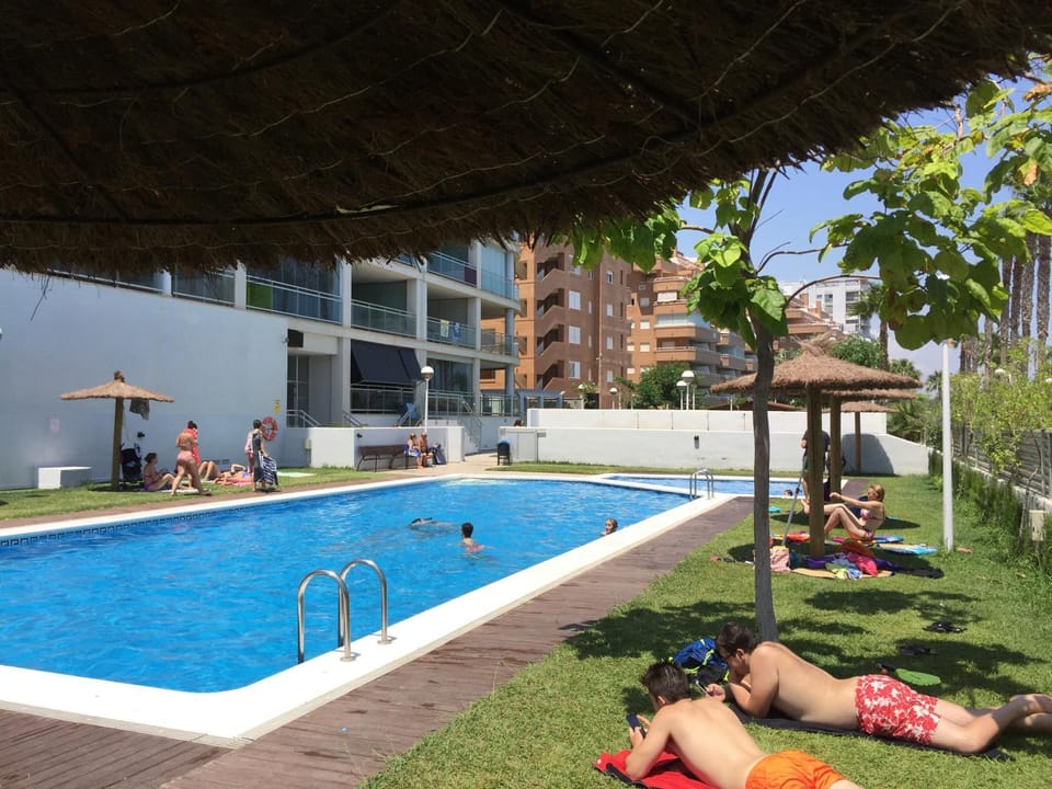 Swimming pool, children