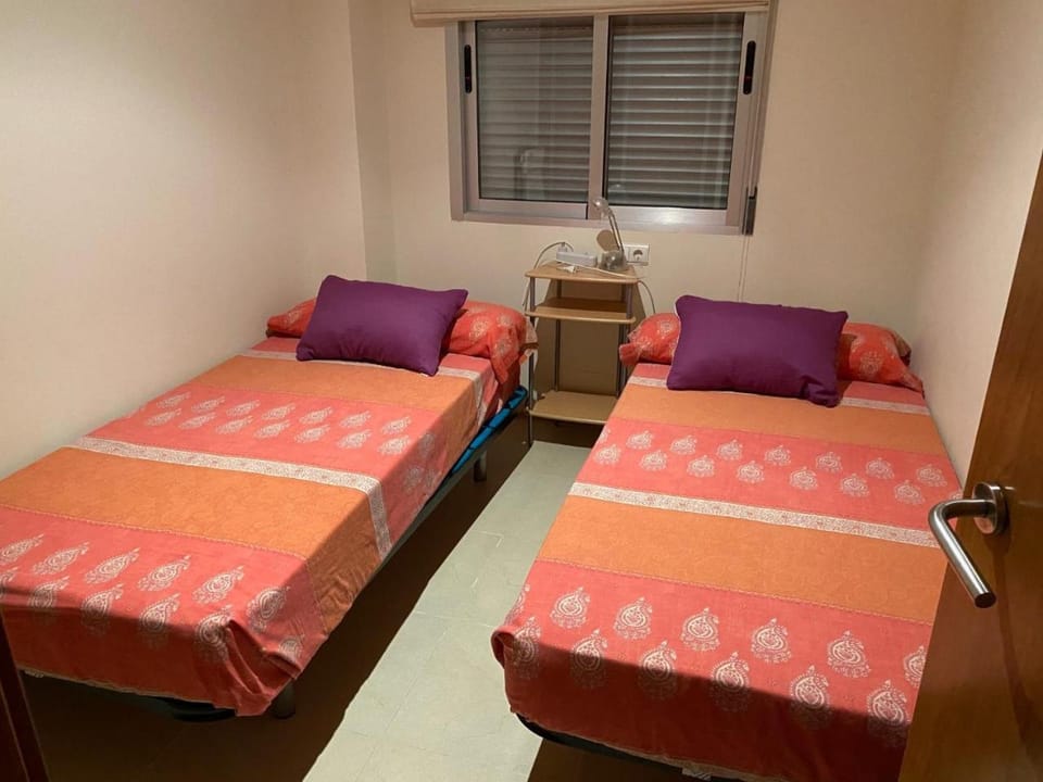 Property building, Bed, Photo of the whole room, Bedroom