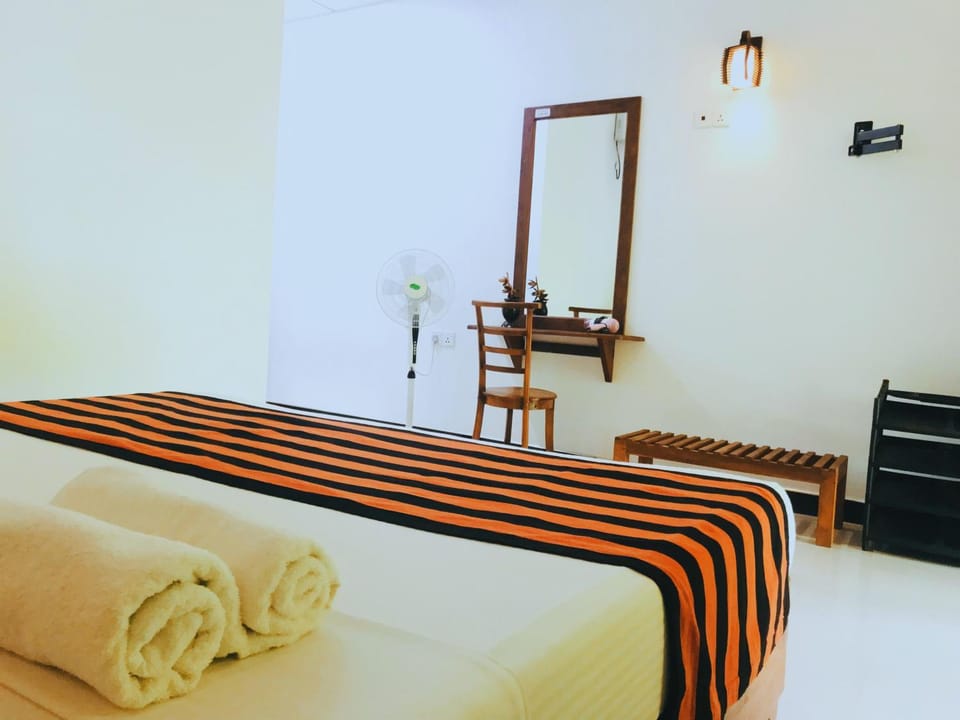 Bed, Living room, Photo of the whole room, Seating area, Bedroom