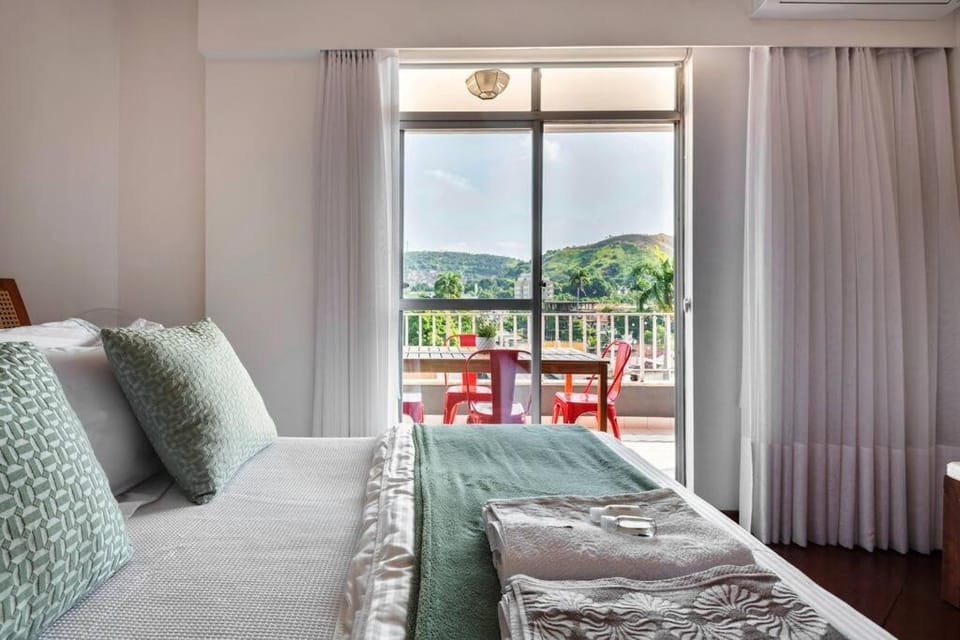Bed, Natural landscape, View (from property/room), Balcony/Terrace, Photo of the whole room, Bedroom, Mountain view, towels