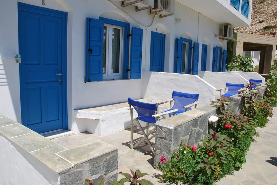 Patio, Day