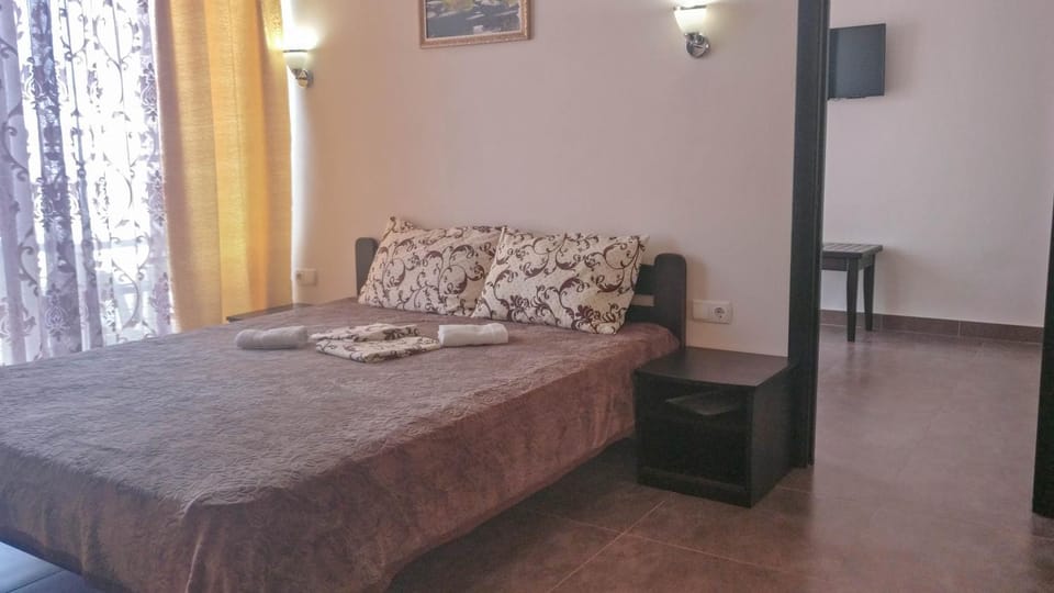 Bed, Photo of the whole room, Decorative detail