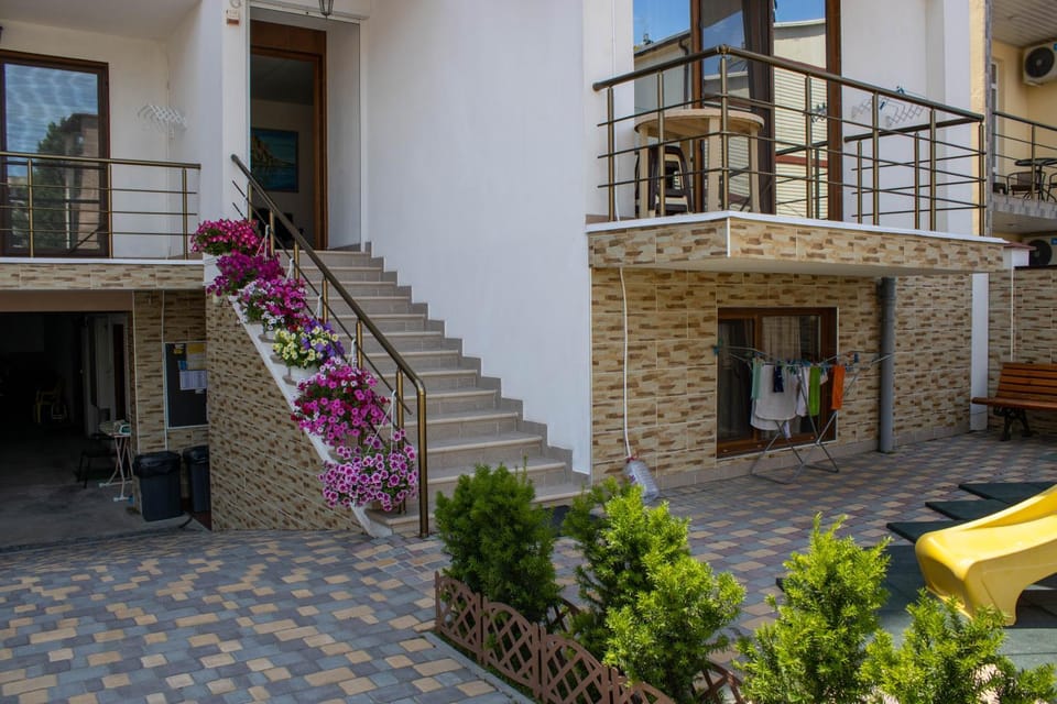 Property building, Facade/entrance