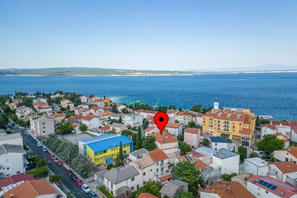 Beach, Sea view, Location