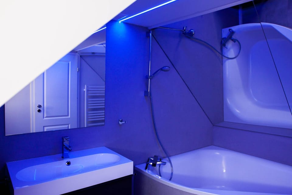 Bathroom, Bath