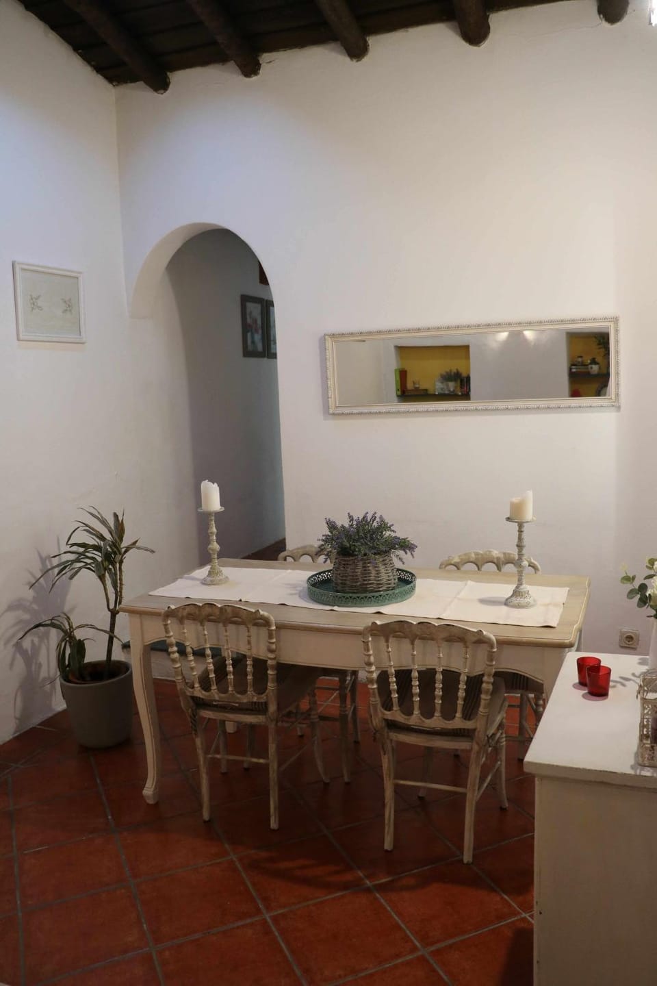 Property building, Living room, Seating area, Dining area