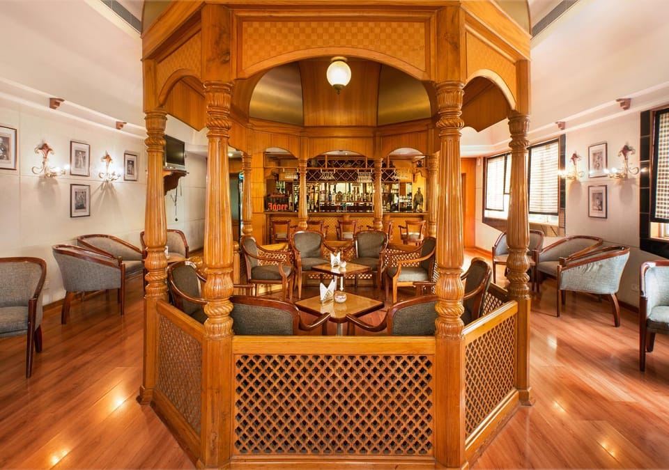 Restaurant/places to eat, Lounge or bar, Drinks