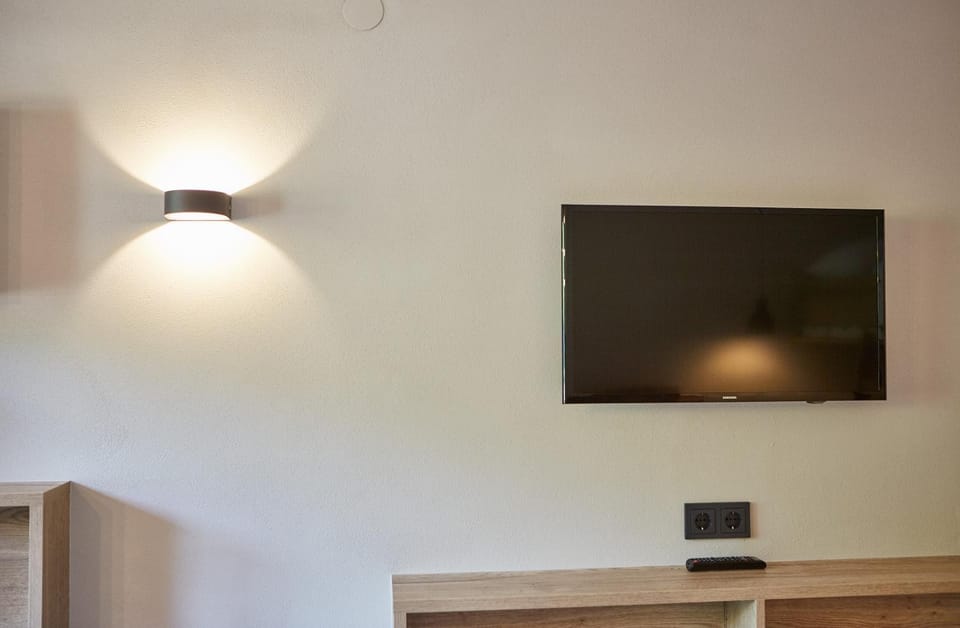 TV and multimedia, Decorative detail