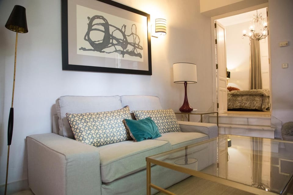 Living room, Photo of the whole room