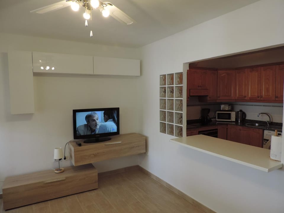 TV and multimedia, Living room, Dining area
