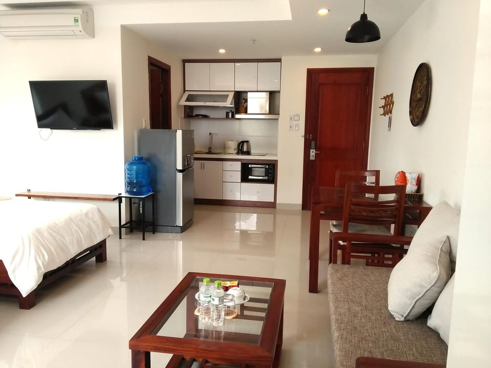 Bed, Kitchen or kitchenette, Living room, Seating area, Dining area, Bedroom, pet friendly, stove