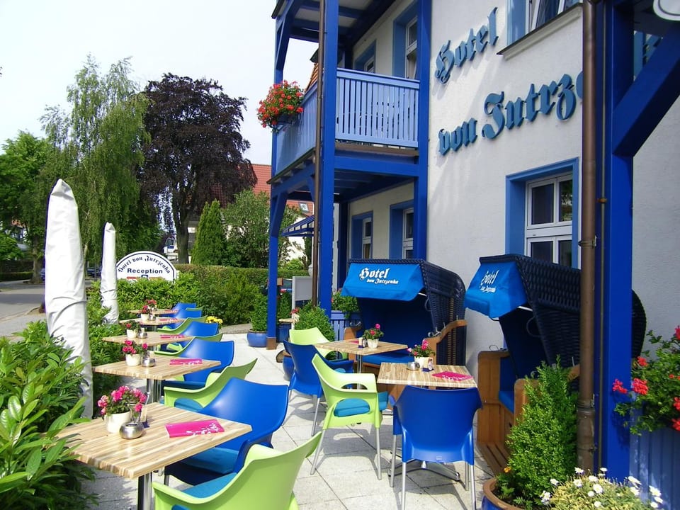 Restaurant/places to eat, Garden, Balcony/Terrace, Garden view