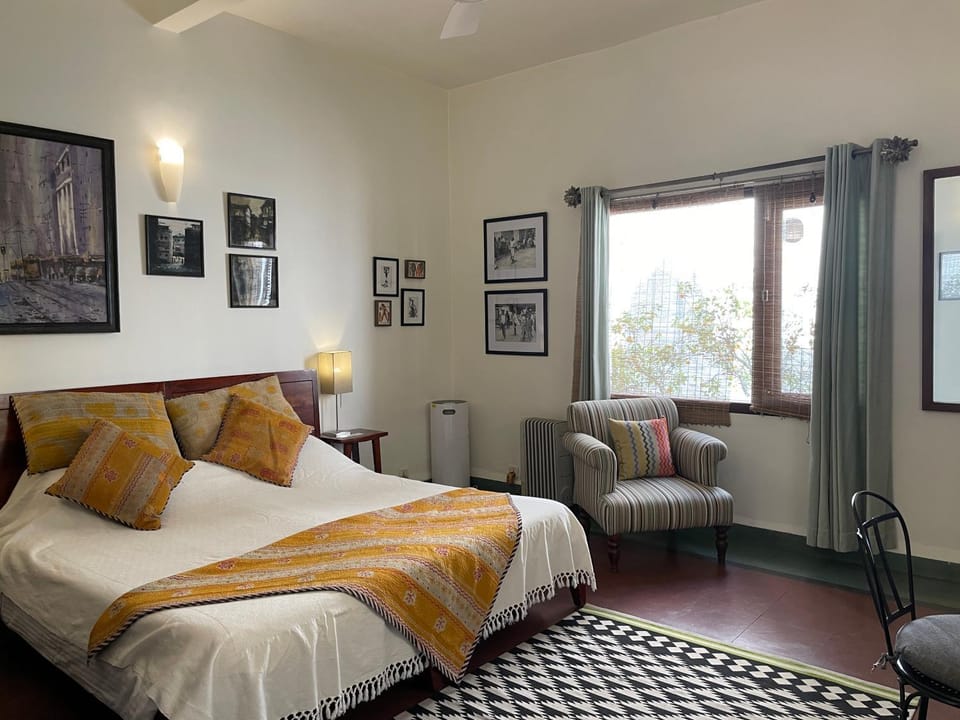 Photo of the whole room, Bedroom