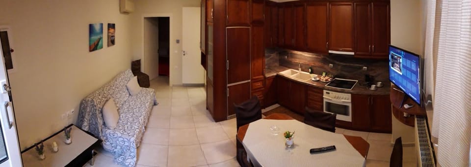 Bathroom, TV and multimedia, Coffee/tea facilities, Kitchen or kitchenette, Living room, Seating area, Dining area