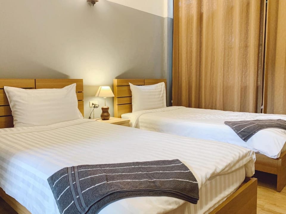 Photo of the whole room, Decorative detail, Bedroom
