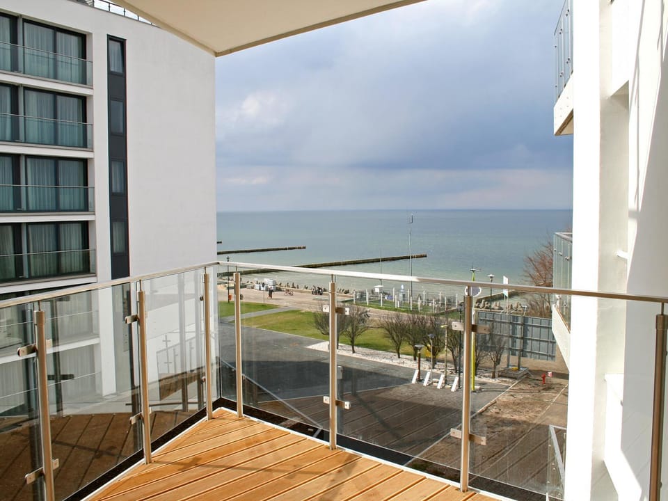 Property building, Balcony/Terrace, Beach, Sea view