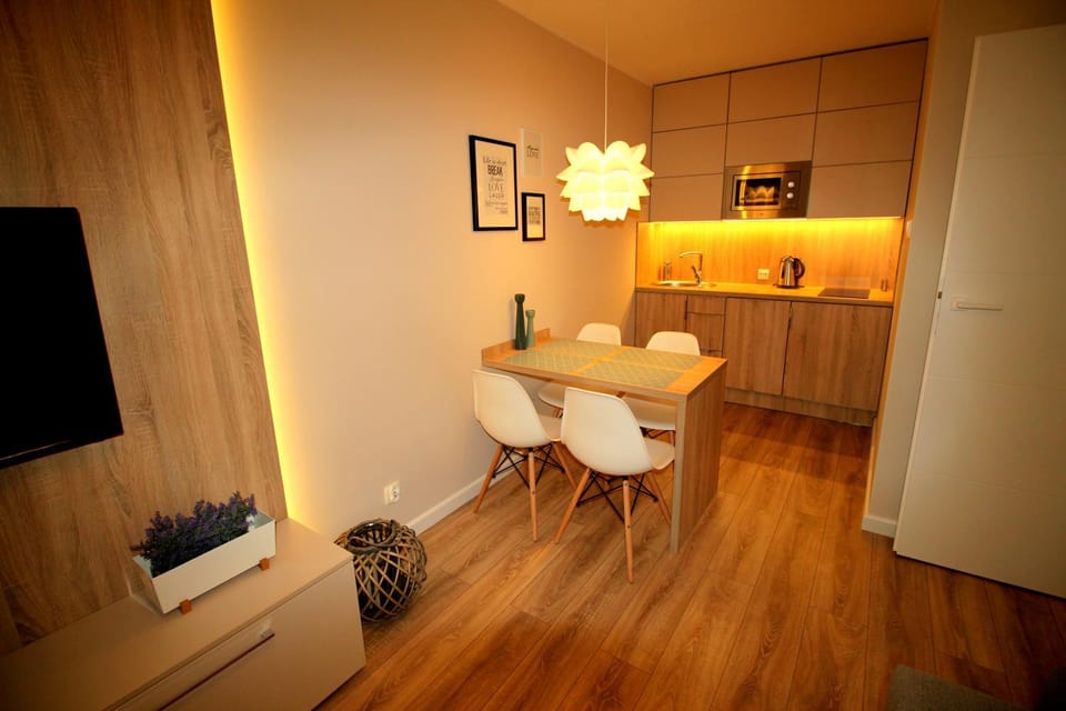 Kitchen or kitchenette, Photo of the whole room, Dining area