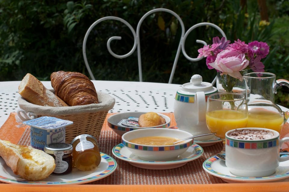 Garden, Breakfast