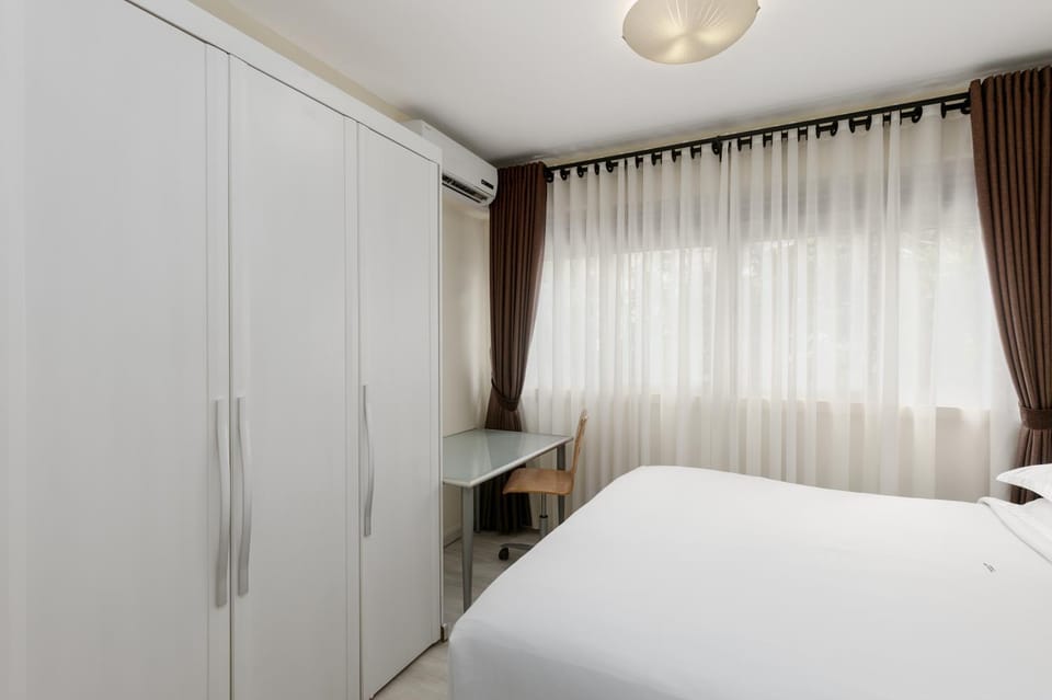 Bedroom, hair dresser, wardrobe