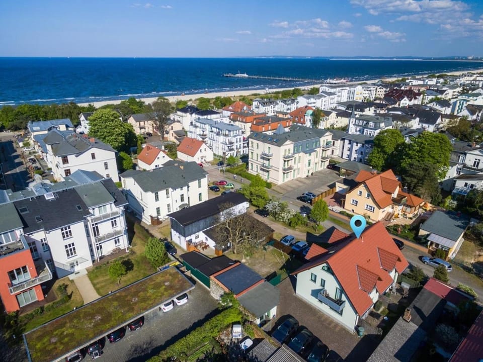 Bird's eye view, City view, Sea view, Street view